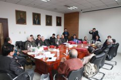 新闻学院离退休教工党员“两学一做”学习教育活动举行