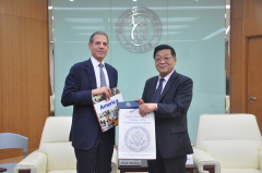 American Undersecretary of State Discusses US-Sino Exchanges with J-School