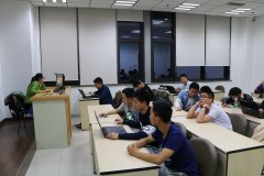 2015级本科国防班举行“读史读经典”经验交流活动