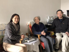 Chinese New Year Wishes | The teachers of J-school visit retired faculty   