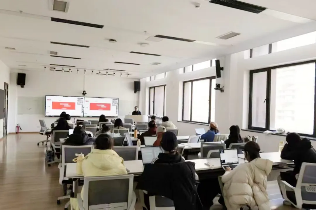 新闻学院举办第二十九期入党积极分子培训班